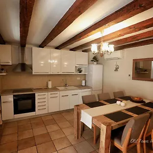  Villa Old Town House